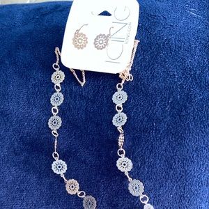 Necklace and earing set